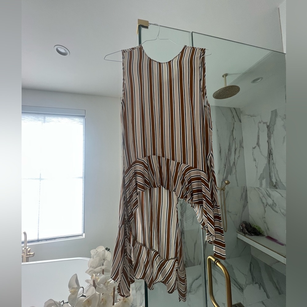 ZARA small sleeveless asymmetrical blouse